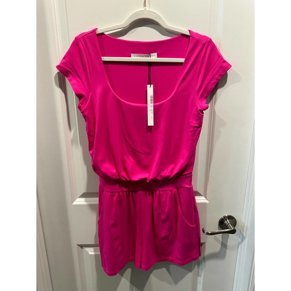 Susana Monaco™ Scoop Front Short Sleeve Romper - Picture 3 of 10